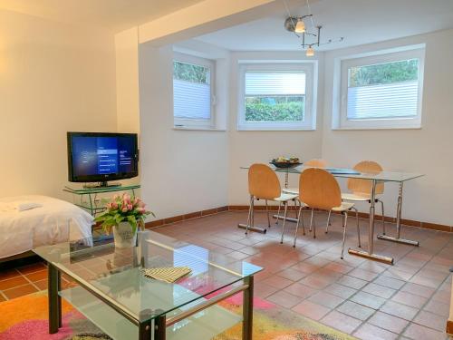 Appartements Tolstov Aparments - 1 und 2 Zimmer Wohnungen - 20 Min Messe DUS Dülsweg 2 Meerbusch