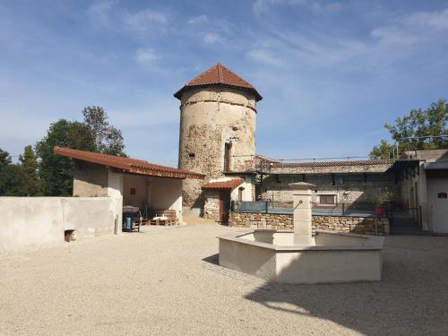 Tour de charme atypique Beauregard-lʼÉvêque france