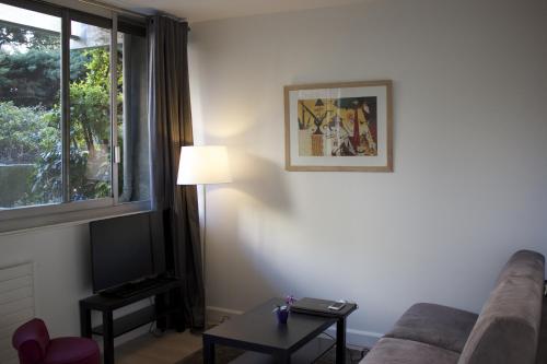 Appartements Tour Eiffel Grenelle 96 Rue Saint Charles Paris