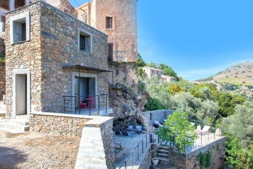 Appartement TOUR en Pierre -Centre Corse entre mer -montagne Merozzine Moltifao