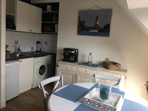 Appartement TOUT A PIED ! parking privé - T2 25m2 cosy 33 Rue de Kerpape Larmor-Plage