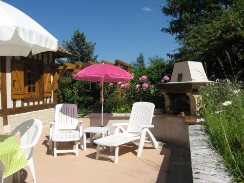 Maison de vacances Traditional house with garden in Dampsmesnil 15km from Giverny  Écos