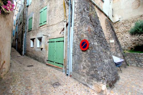 Maison de vacances Traditional Provencal Stone House 3 rue sous Barry Entrecasteaux