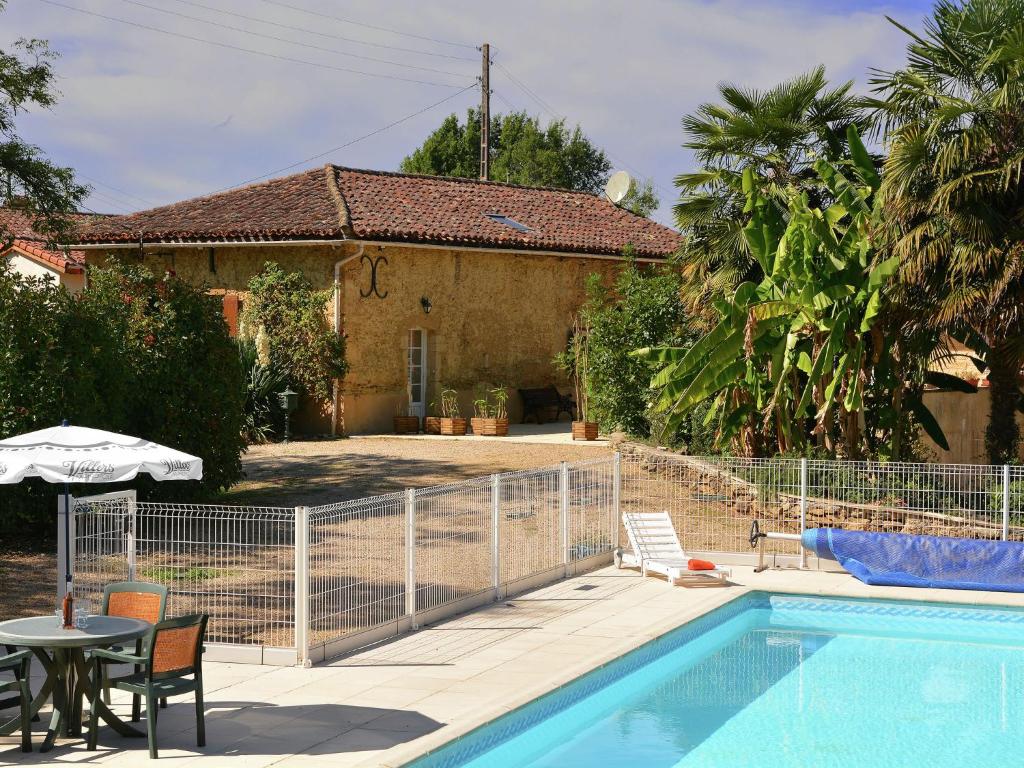 Villa Traditional villa in Lias D armagnac with pool , 32240 Estang