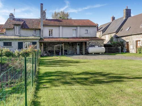 Tranquil Holiday Home in Vains overlooking Mont Saint Michel Vains france