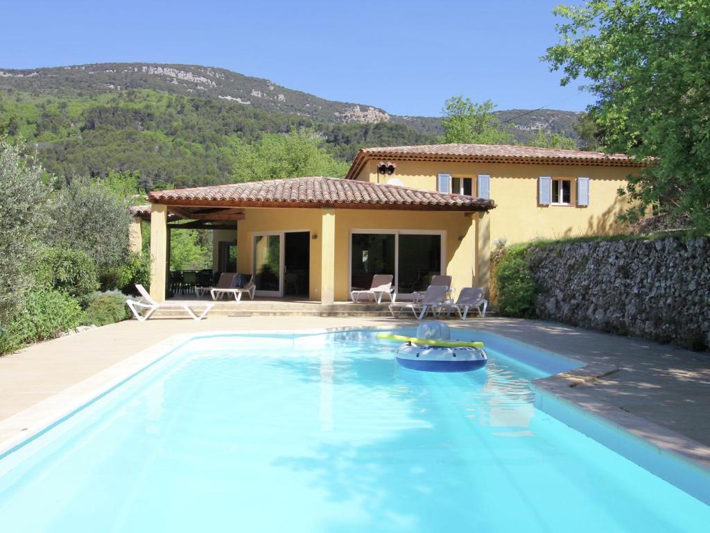 Villa Tranquil Villa in Bargemon with Private Pool , 83830 Bargemon