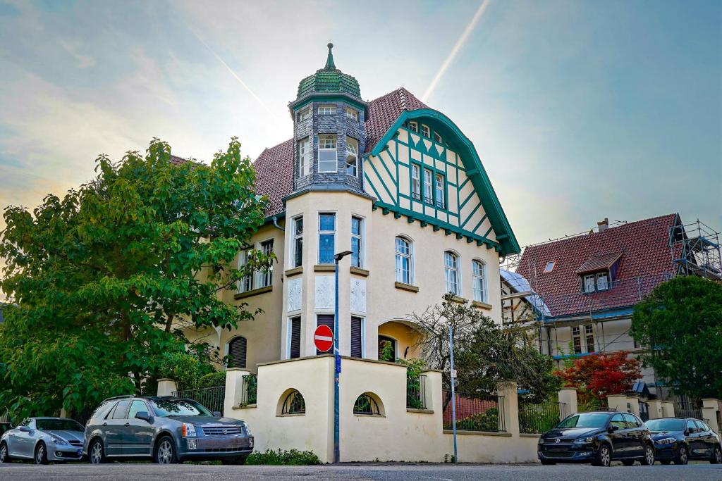 Appartements Traumhaft wohnen in Jugendstilvilla 14 St.-Markus-Straße 2 & ausgebautes Dachgeschoss, 67346 Spire