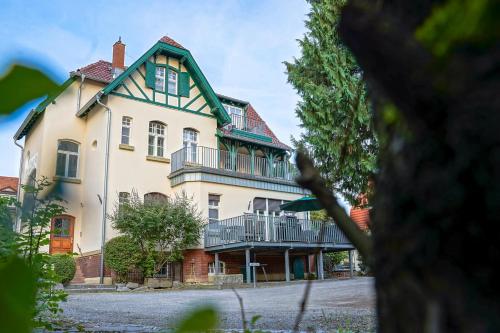 Appartements Traumhaft wohnen in Jugendstilvilla 14 St.-Markus-Straße 2 & ausgebautes Dachgeschoss Spire