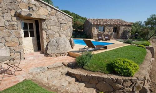 Tres belle bergerie avec piscine chauffee a 1 km de Santa Giulia Porto-Vecchio france