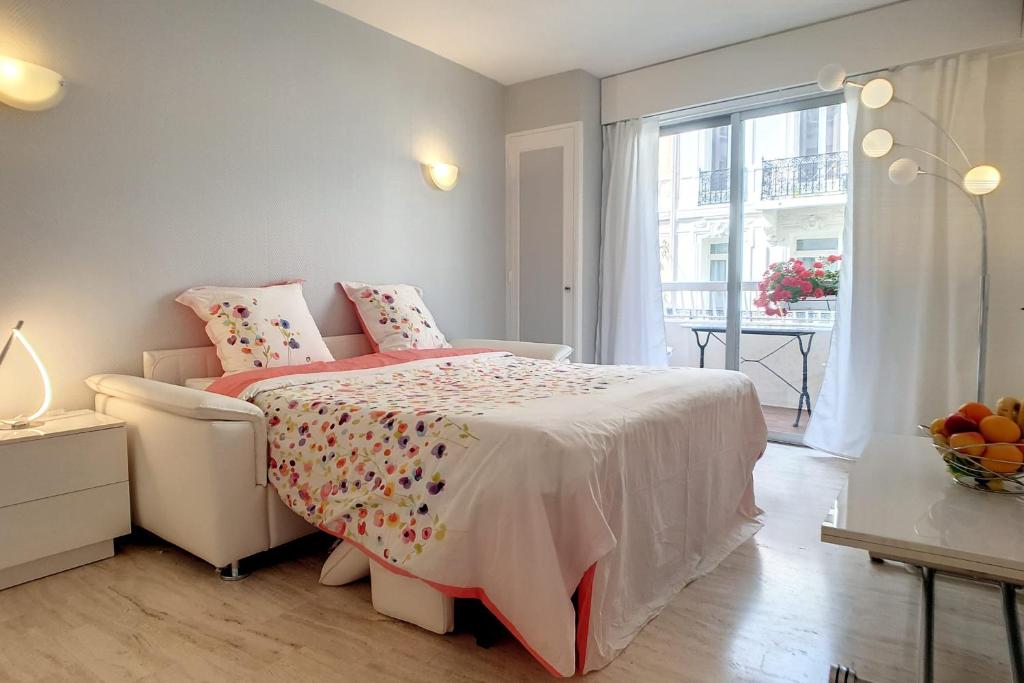 Appartement Très belle studette au coeur de Cannes 124 rue d'antibes, 06400 Cannes