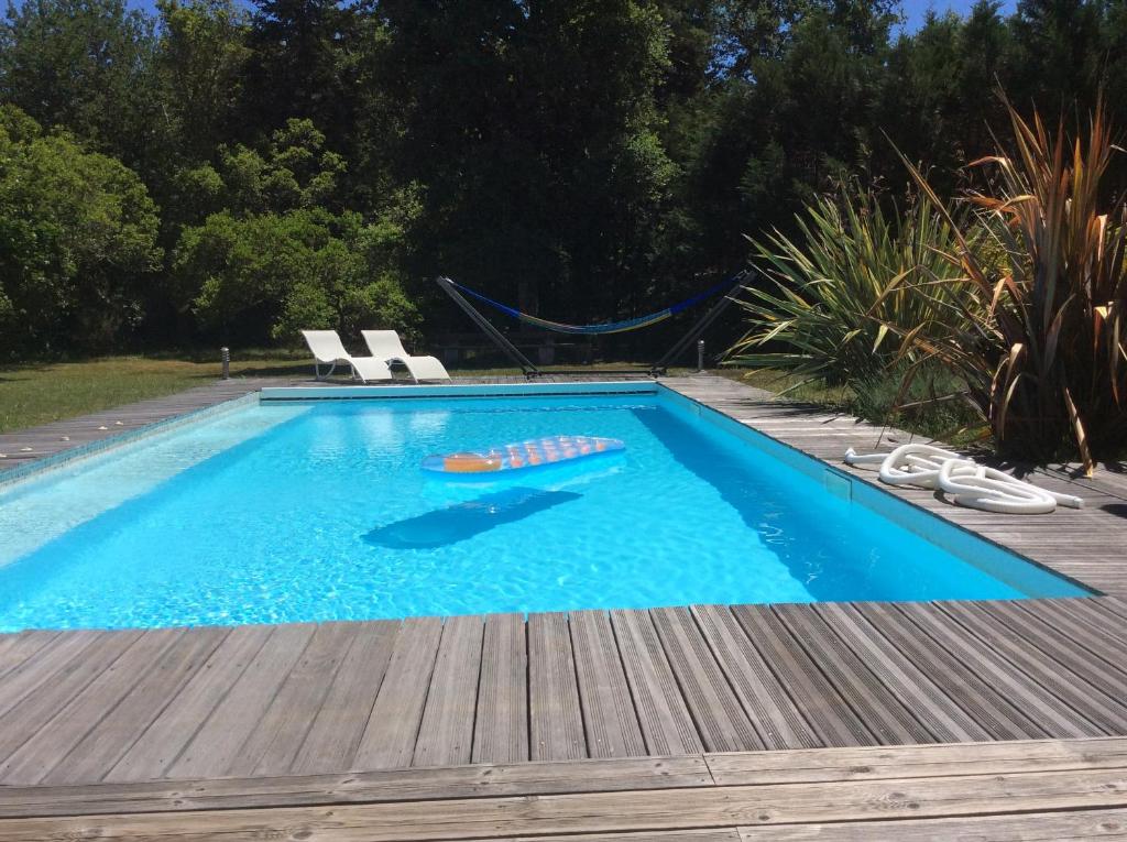 Maison de vacances Très belle villa avec piscine au calme de la forêt 13 Chemin de Pibette, 33680 Le Porge