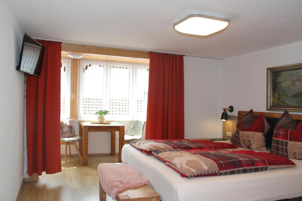 Appartements Trettachblick Ferienwohnungen 9 Am Faltenbach, 87561 Oberstdorf