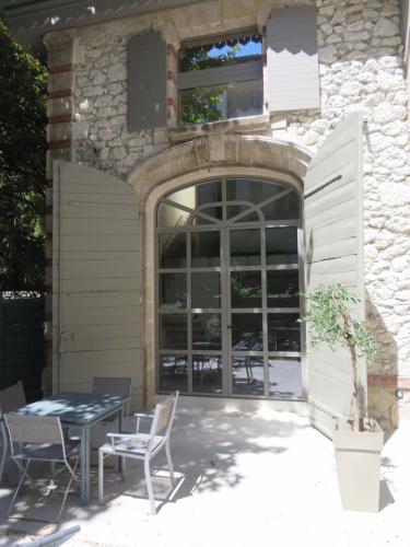 Triplex contemporain avec jardin Avignon france