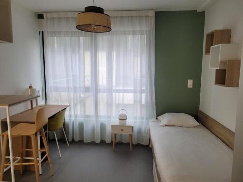 Appart'hôtel Twenty's Business Flats Jouy-en-Josas 67 Rue Charles de Gaulle Jouy-en-Josas