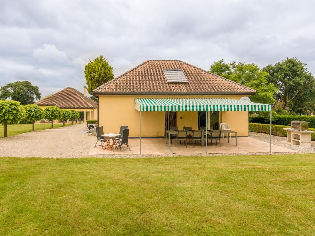 Maison de vacances Two comfortable houses with swimming pool near Monbazillac and Bergerac , 24520 Saint-Nexans