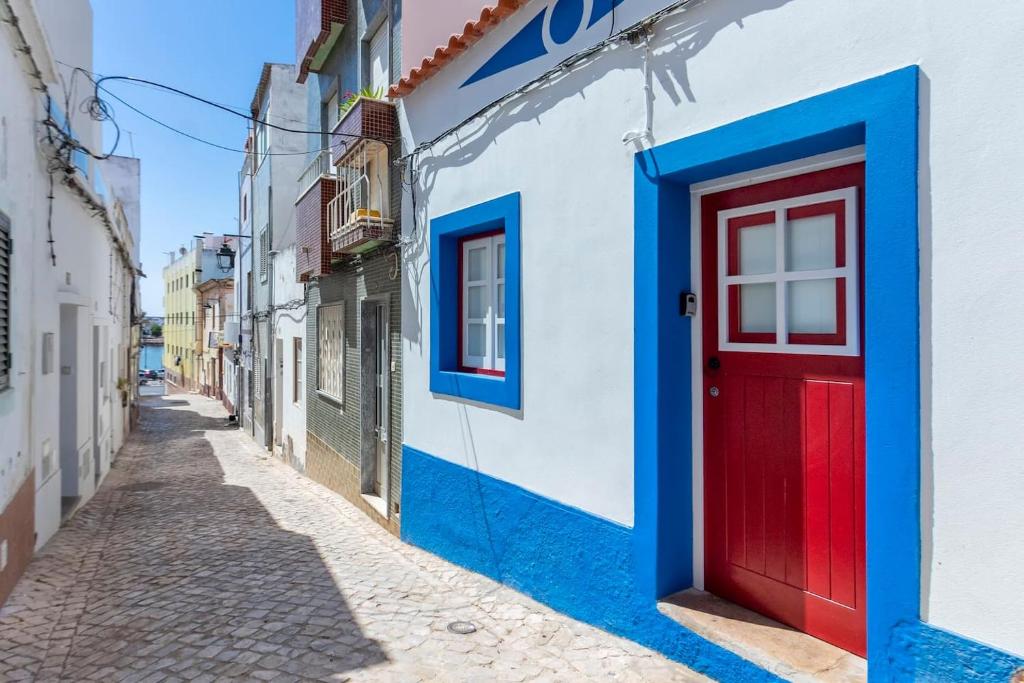 Villa Typical fishing village in historic center II 21 Rua do Capote, 8500-740 Portimão