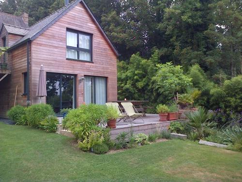 Un Jardin en Pente Douce Locquénolé france