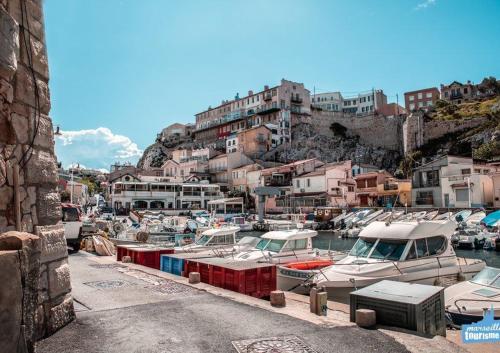 Appartement Une calanque au coeur de la ville 71 Rue du Vallon des Auffes Marseille