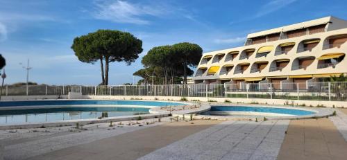 Une Escale en bord de Plage avec piscine et jardins Le Grau-du-Roi france