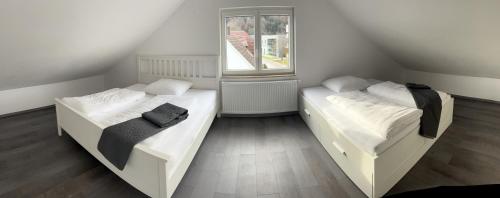 Appartement Unique geräumige 2 Zimmerwohnung in Tuttlingen mit Netflix, Sauna und Fitness 14 Bei der Brühlmühle Dachgeschoss Tuttlingen