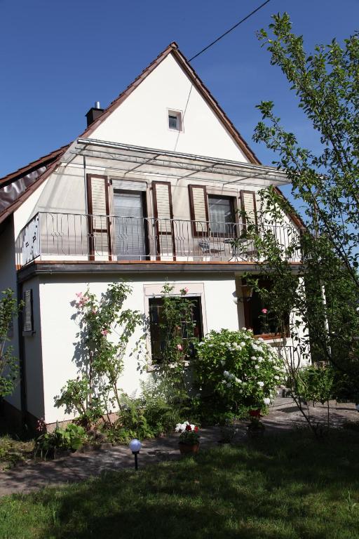 Appartement Unnerm Keeshawwe 9 Kirchweg, 76857 Gossersweiler-Stein