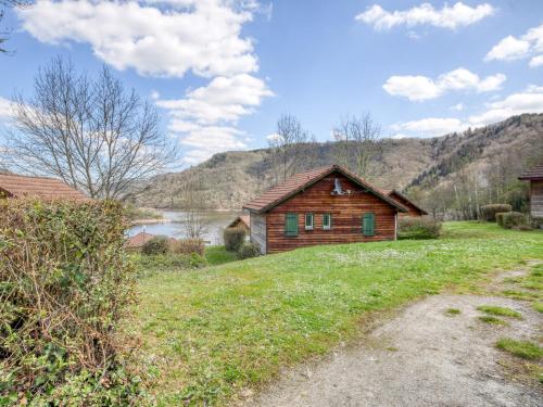 Vacancéole - Les Chalets de la Chazotte Saint-Jacques-dʼAmbur france