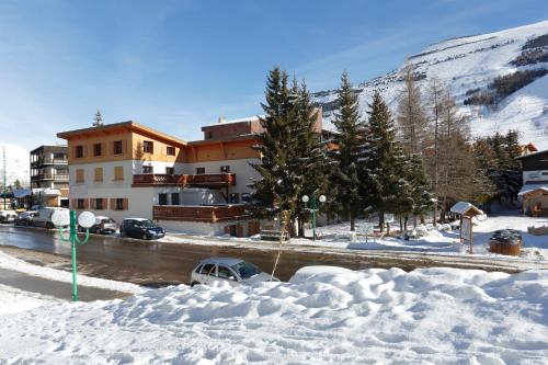 Appart'hôtel Vacancéole - Résidence L'Edelweiss 38 Avenue de Muzelle Les Deux Alpes