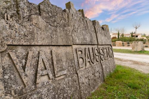 Hôtel Val Baussenc, The Originals Relais (Relais du Silence) 122, Avenue De La Vallée Des Baux Maussane-les-Alpilles