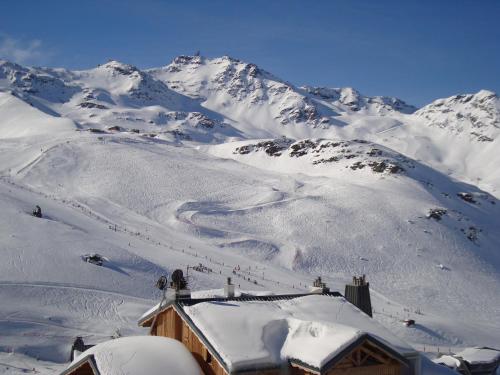 Appartement val thorens appartement 4 personnes ski aux pieds place des arolles résidence les cimes de caron Val Thorens Val Thorens