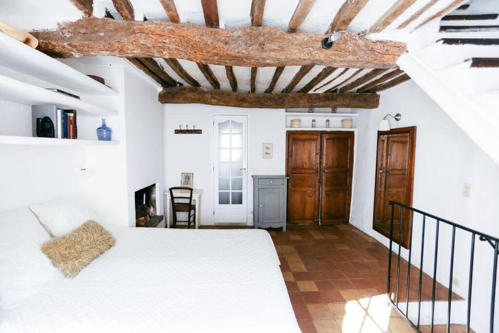 Maison de vacances Valbonne Village House With AC & Sunny Roof Terrace 12 Rue des Arcades, 06560 Valbonne