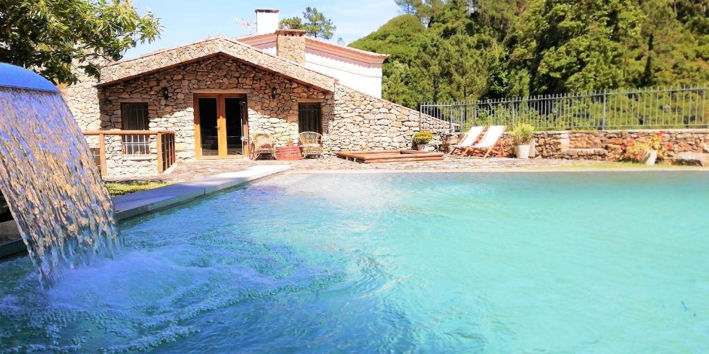 Villa Vale d Azenha - Country House Estrada Nacional 8|4, n3 - Columbeira, 2540-590 Roliça