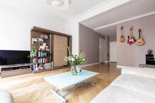 Appartement Veeve - Haussmannian Light near Galeries LaFayette rue de rome Paris