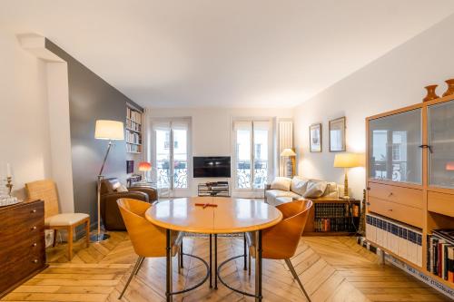 Appartement Veeve - Pompidou Hideaway rue St Denis Paris