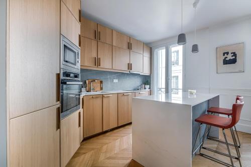 Appartement Veeve - Time for Teak rue de Turenne Paris