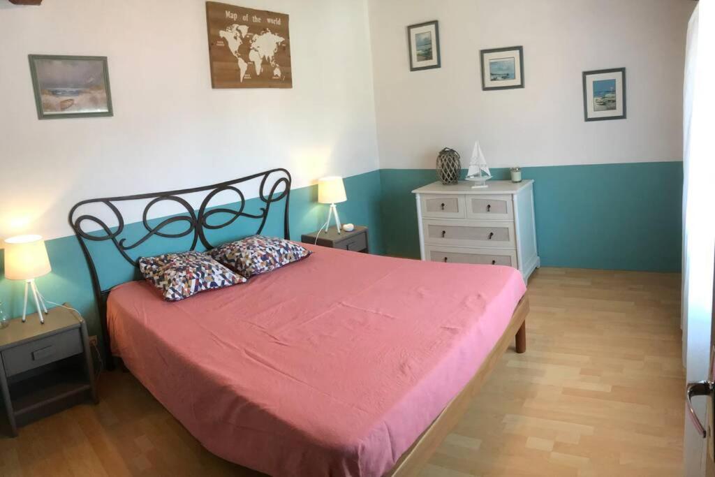 Appartement venez respirer au coeur de la Charente Maritime 12 Rue des Trois Ponts, 17700 Saint-Germain-de-Marencennes