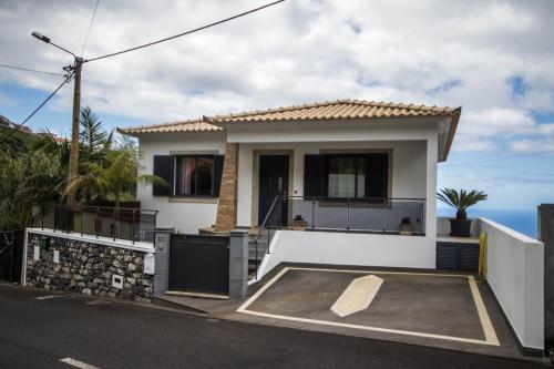 “VENIK HOUSE” sea_mountains_relaxing_barbecue Funchal portugal