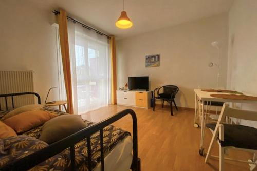 Very bright cosy nest at 200 m from the sea Ouistreham france