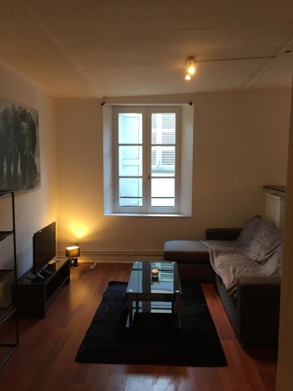 Appartement Victor Hugo 2G et sa pizza offerte 19 Rue Victor Hugo, 15000 Aurillac