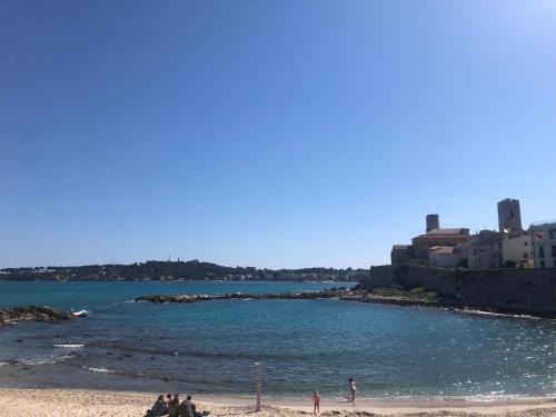 Vieil Antibes, ravissant 2p avec petite terrasse Antibes france