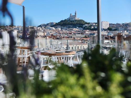 Vieux-Port, Appartement géant de 11 chambres & 11 salles de bain Marseille france