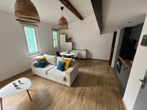 Appartement Vieux port LA CIOTAT 1 3 Rue Emmanuel Barthélémy La Ciotat