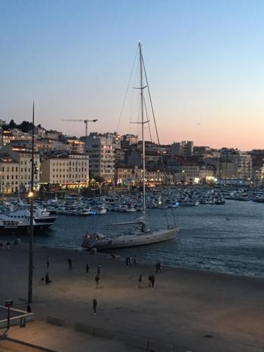 Vieux Port République Cannebiére Marseille france