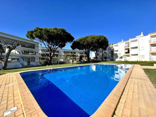 Vilamoura Garden View With Pool by Homing Vilamoura portugal