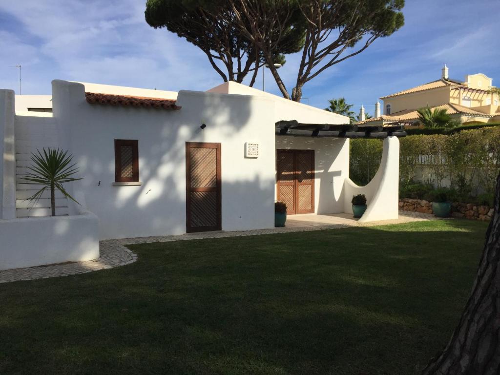 Villa Vilamoura Villa Alegria Caminho das Amendoeiras, nº 37 lote 4.2.2/1, 8125-415 Vilamoura