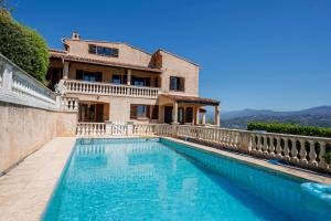 06T - Spacious villa with sea view- pool - jacuzzi-sauna