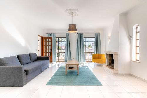 #072 Fantastic and Typical House with Pool and 3m Beach