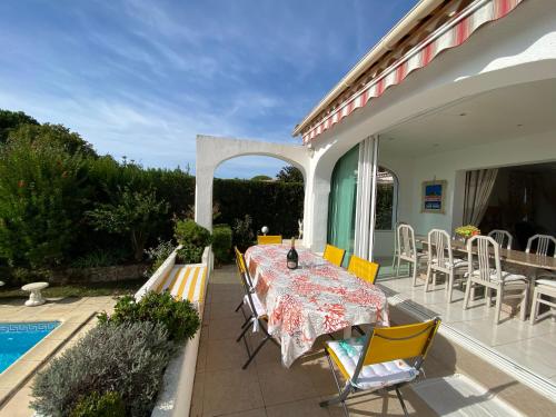 Villa 130m2, near St-Tropez, direct beach access Grimaud france