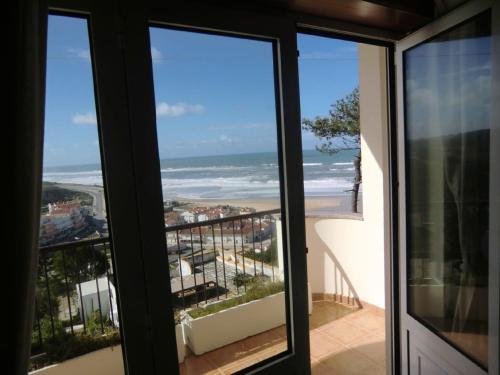 2 bedrooms villa at Pataias 700 m away from the beach with sea view private pool and enclosed garden