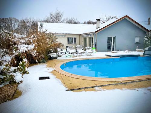 Villa 200m2 avec PISCINE chauffée & SPA & sauna & kota-grill Laval-sur-Vologne france