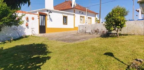 3 bedrooms villa with furnished garden and wifi at Alcobaca 9 km away from the beach